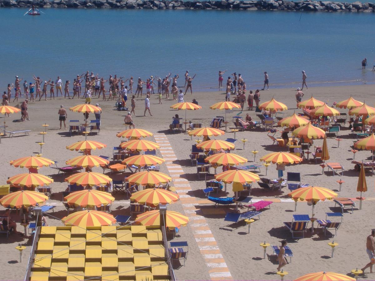 Hotel Ristoro Bellaria-Igea Marina Eksteriør billede